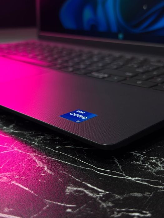 Kuchli Noutbuk Dell Vostro 15 3530