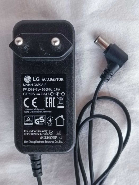 LCD монитор LG 20M37A-B