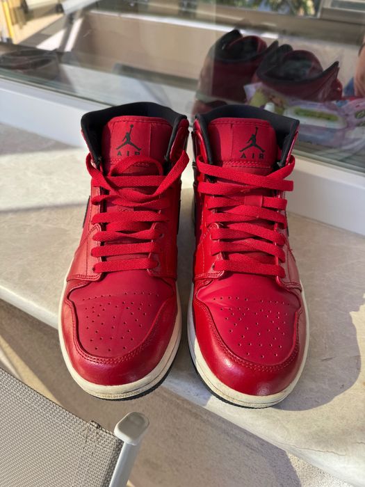 Nike Air Jordan mid reverse banned