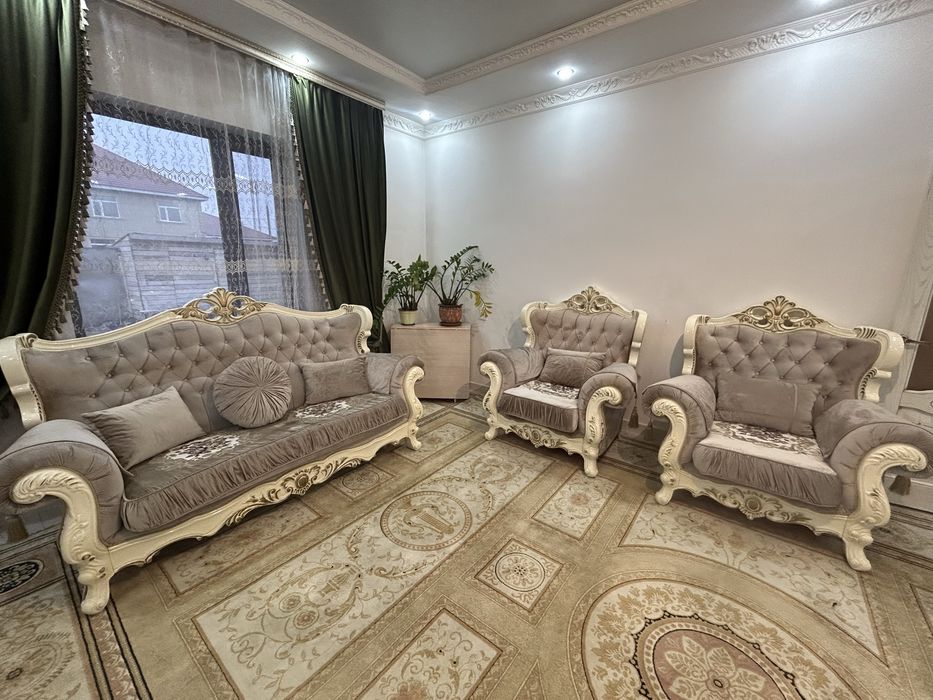 Диван с креслами