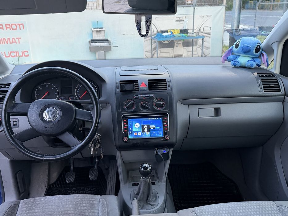 VOLKSWAGEN Touran 2005 — imagine 5