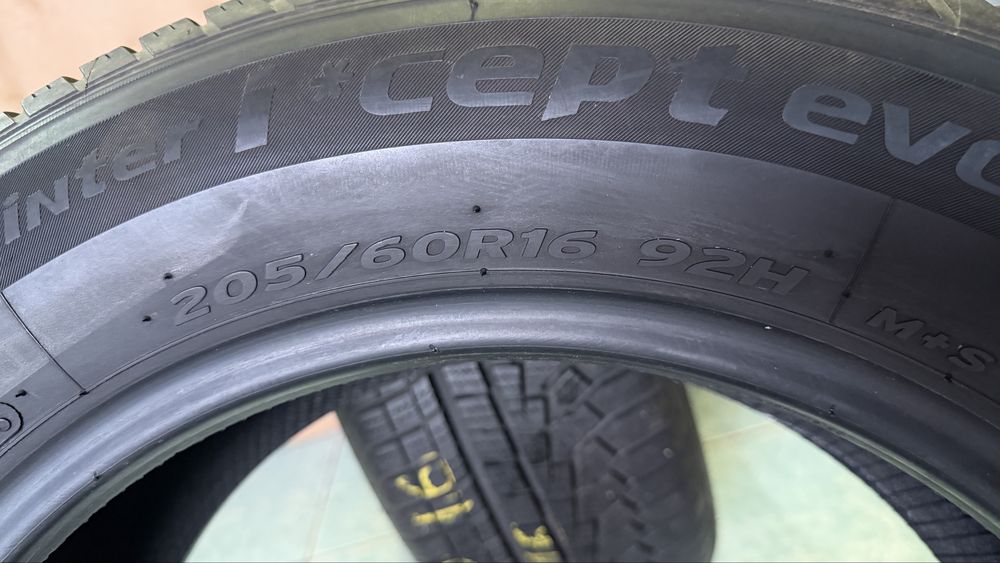205/60/16 M+S 2 buc Hankook