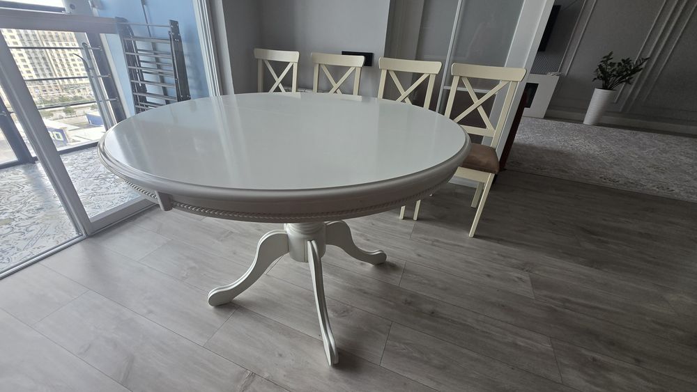 Комплект обеденный стол и стулья