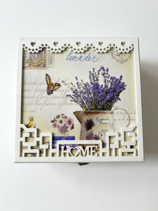 Cutie de bijuterii cu design lavandă și oglindă interioară