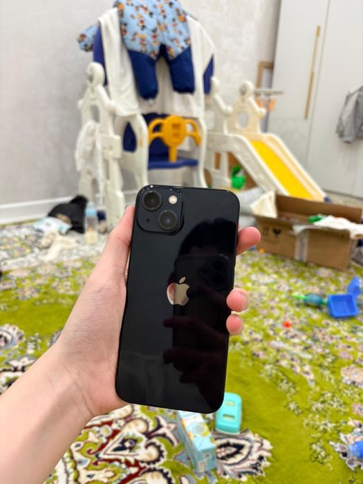 Продам iPhone 13