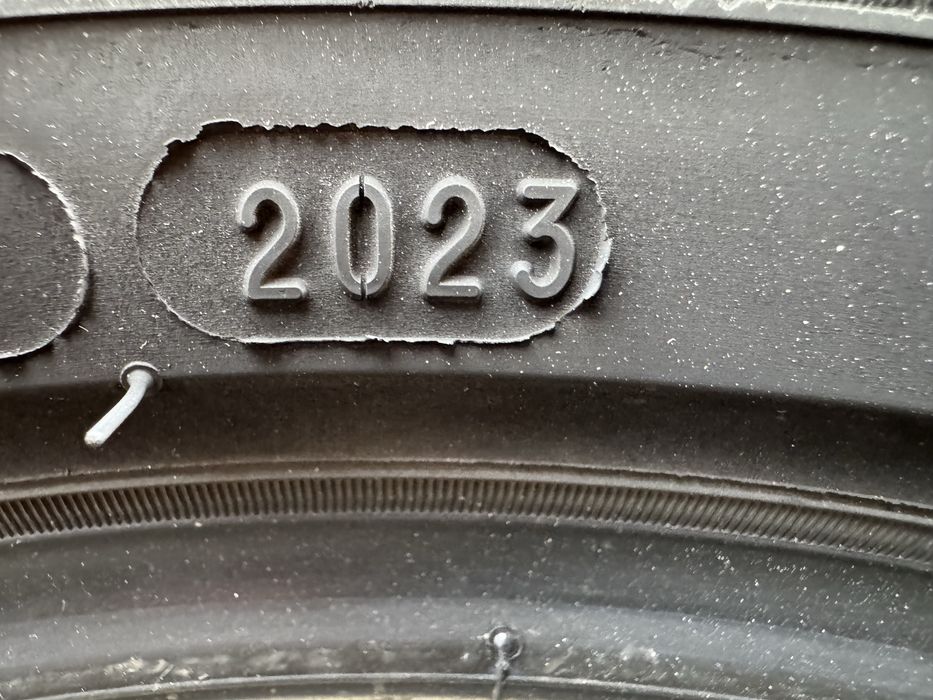 Автомобилни гуми 205 55 16 Mishelin