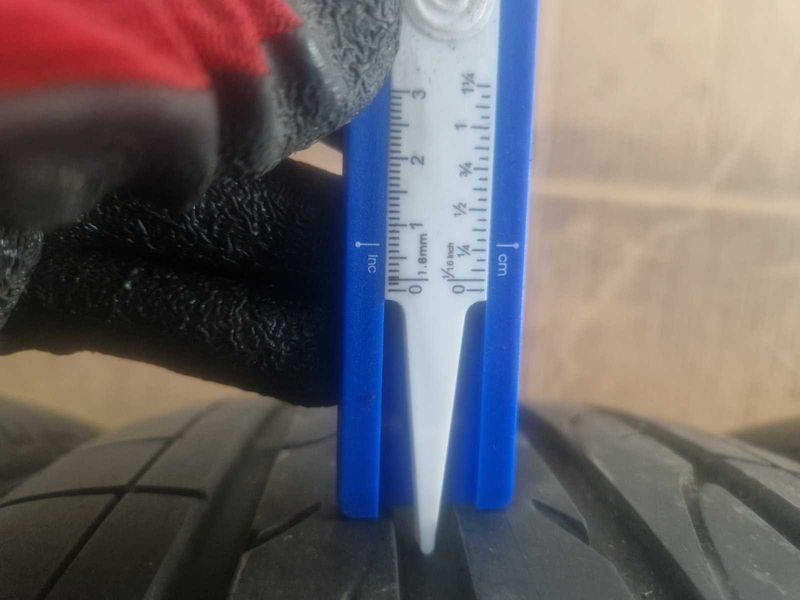 4 Bridgestone R19 235/55
летни гуми
DOT0720