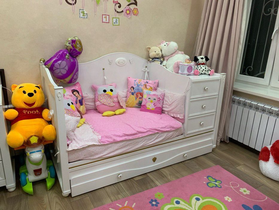 Комплект детской мебели для маленькой принцессы срочно!