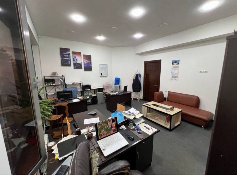 Ул.Нукус Глинка нежилой офис 30кв.м второй этаж хороший ремонт срочно