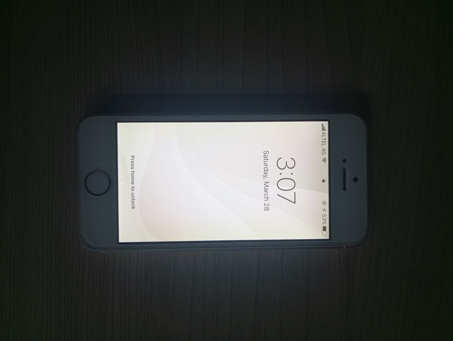 Обменяю Iphone 5s на Iphone SE 1 с дп