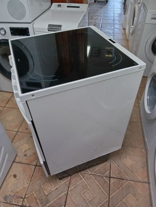 Свободно стояща печка с керамичен плот VOSS  2 години Гаранция!