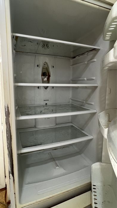 Отдам даром холодильник