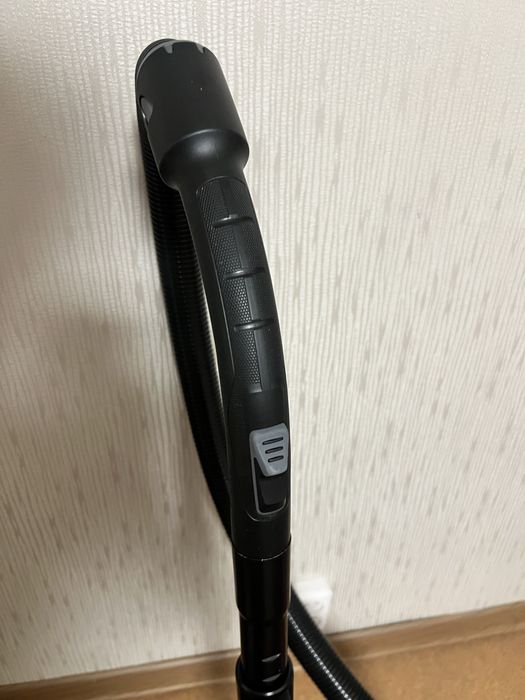 Пылесос Karcher VC 3 Premium