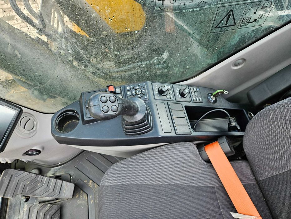 De vanzare excavator Volvo EC220ENL