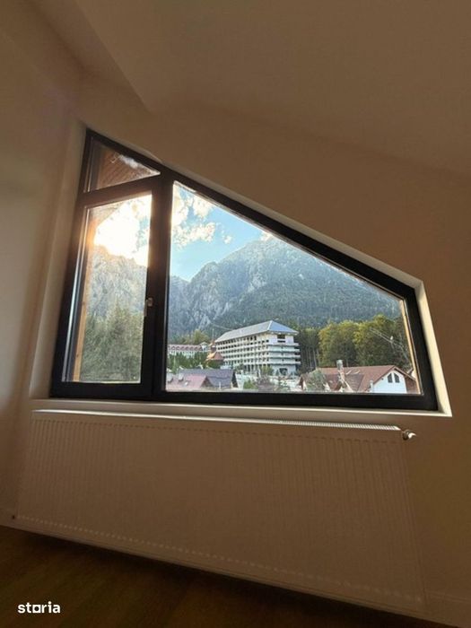 Cât soare încape într-o mansardă din Bușteni? Direct dezvoltator!