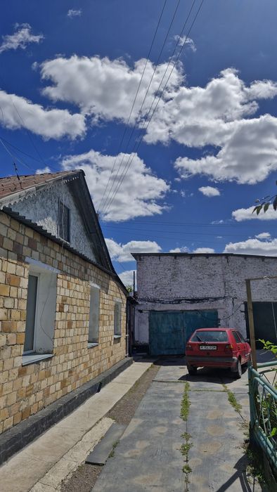 Дом кирпичный г Шахтинск  4комн.Хоз постройки