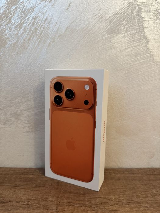 iPhone 17 Pro 256GB Cosmic Orange ЧИСТО НОВ