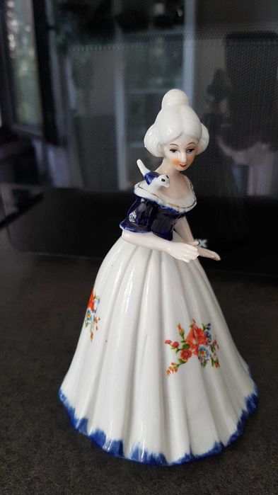 Статуетки от Италия с маркировка.