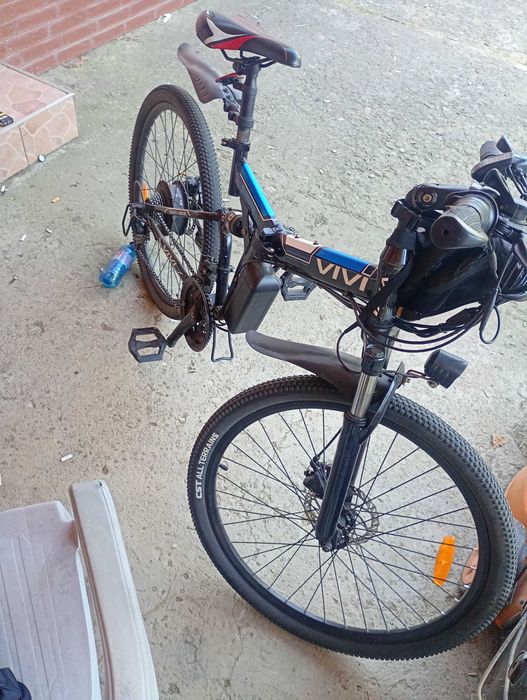 Vind biciclete electrice și normale