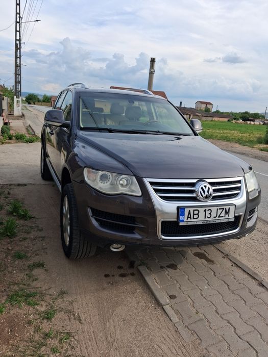 Vând   Wolkswagen TUAREG 2,5 L  MANUAL  4×4