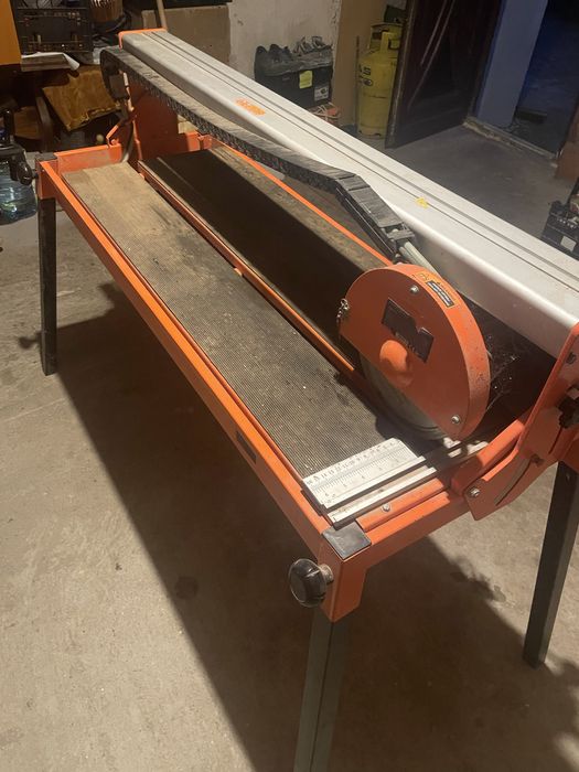 Masina gresi si marmura warning