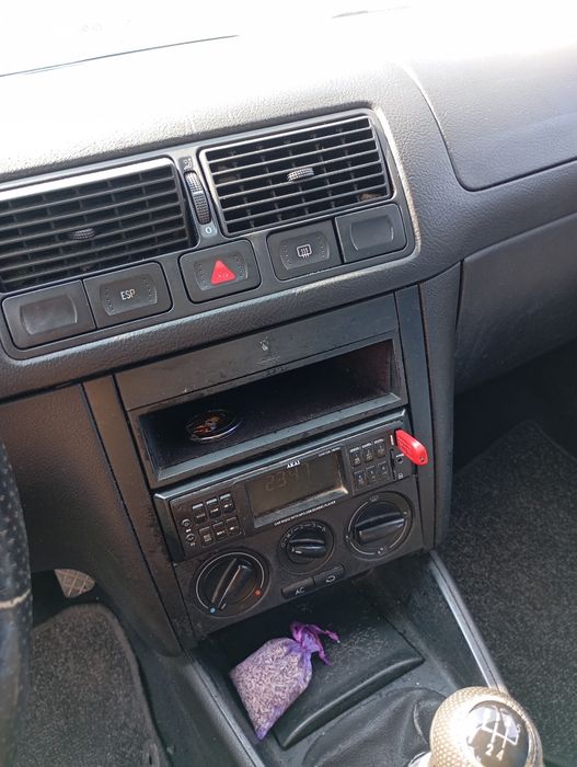 VOLKSWAGEN Golf 2000 — imagine 3