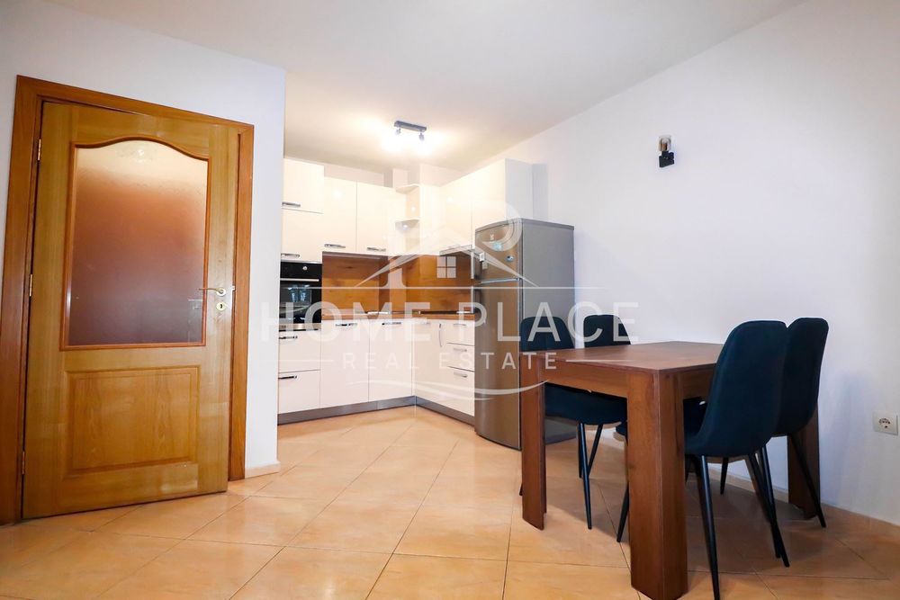 Дава се под наем Тристаен апартамент в Варна, Център - 92 кв.м за 648.21 € - Снимка #1