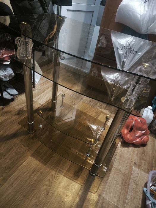 Тумба под ТВ стеклянная