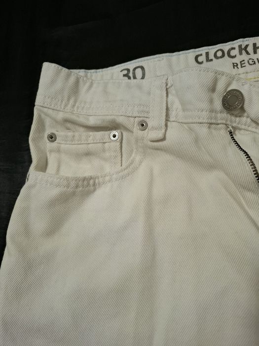 Blugi albi denim, stil rupți S.
