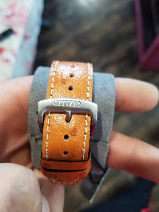 Citizen Eco Drive ръчен часовник
Citizen Eco-Drive.