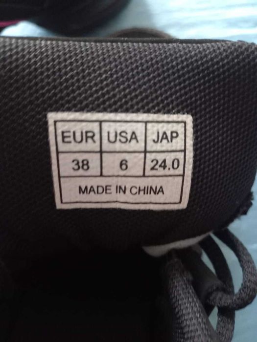 Продам Кроссовки