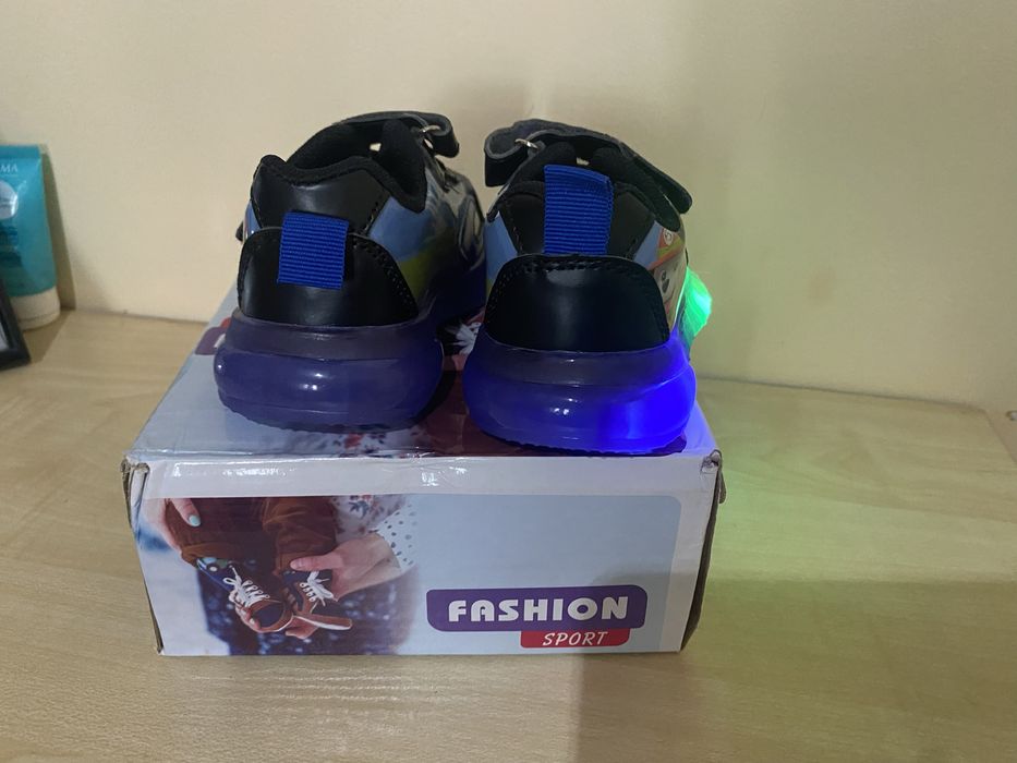 Нови светещи маратонки Пес патрул