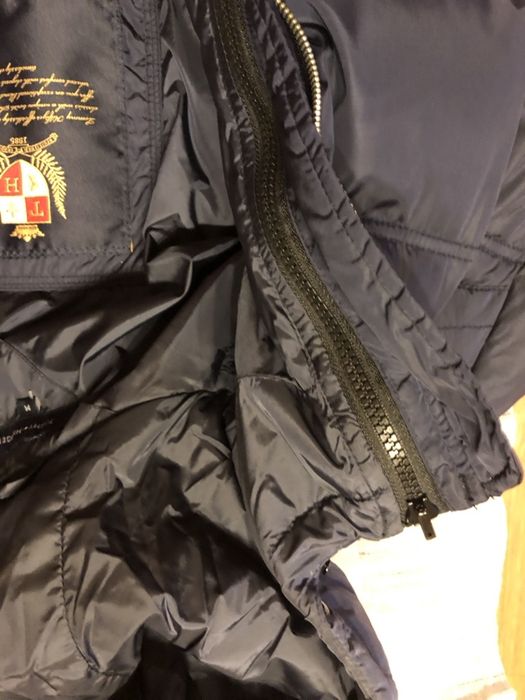 Vand 2geci marca Tommy Hilfiger, originale 100%.