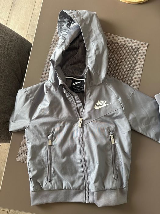 Оригинално детско яке Nike (1-2 год)