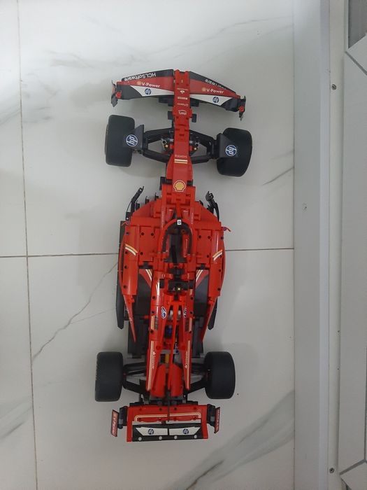 Формула 1 Ферарри Лего