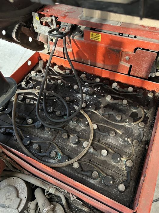 Ремонт на Тягови Батерии 12v 24v 48v 80v