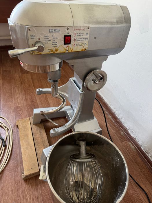 Нан пісіретін газ пеш,  Миксер 20л,