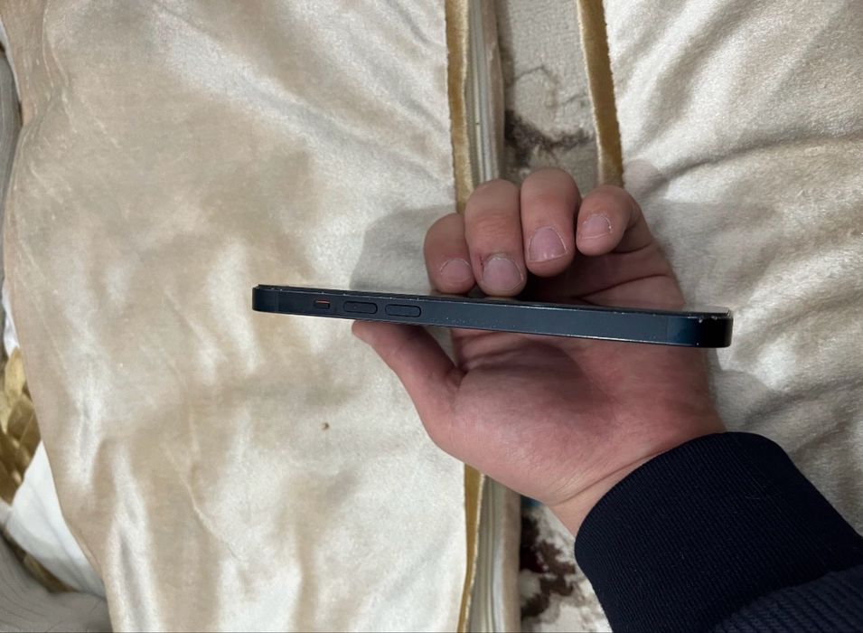 Iphone 14 256 все работает.