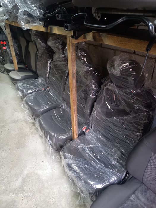 Спарк.  Сидения.