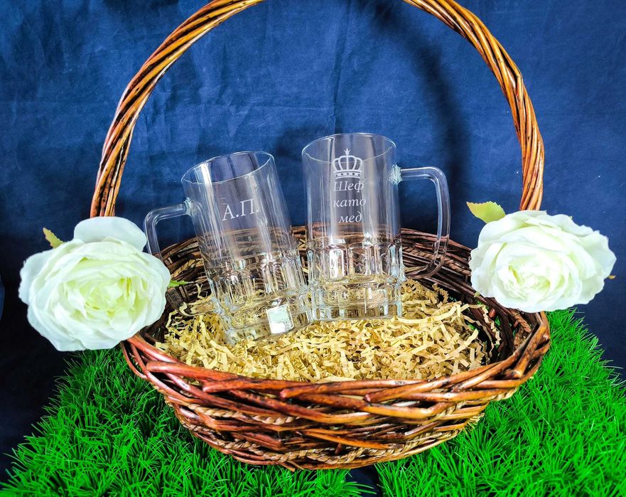 Гравирани комплекти стъклени чаши с декорирана кошница