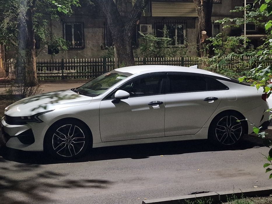 Автомобиль Kia k5 (DL3)
