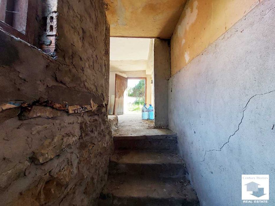 175095 Едноетажна къща за продажба, с равен двор в с. Добромирка