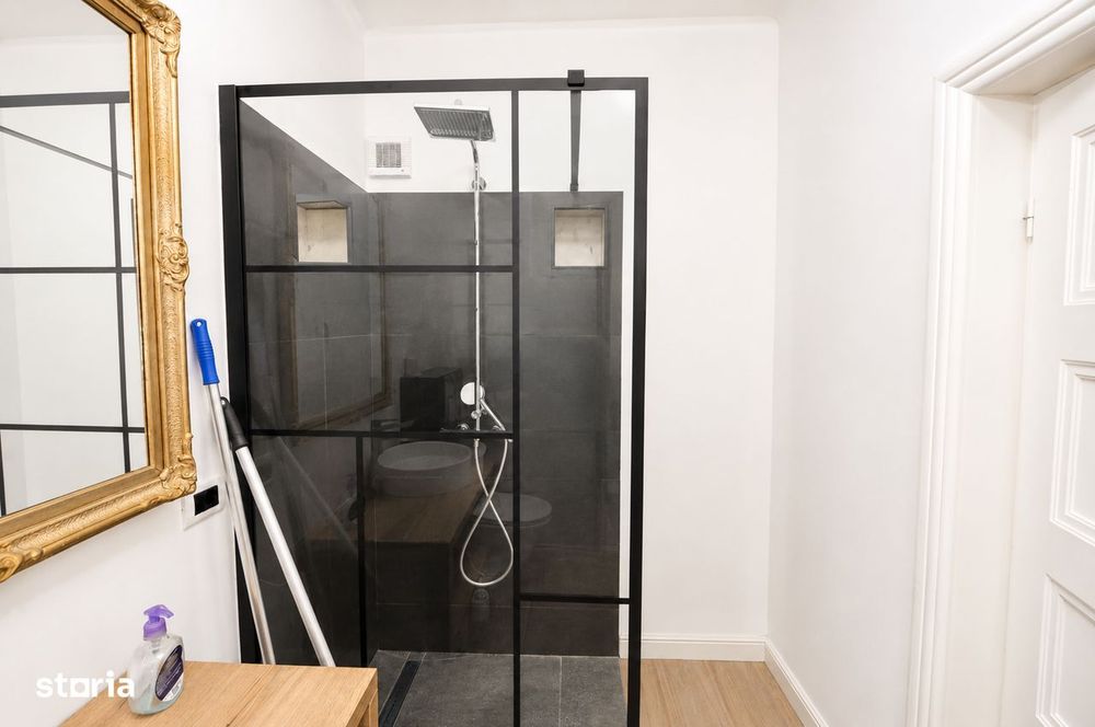 Apartament cu 3 Camere Potrivit pentru Birou - Victoriei