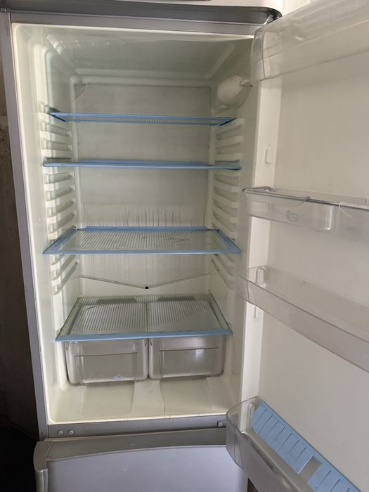 Холодильник Indesit