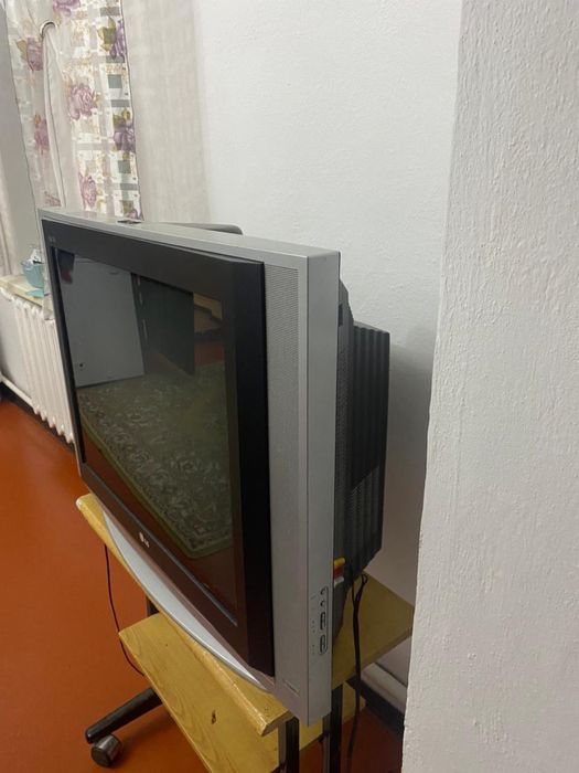 Продам телевизор LG