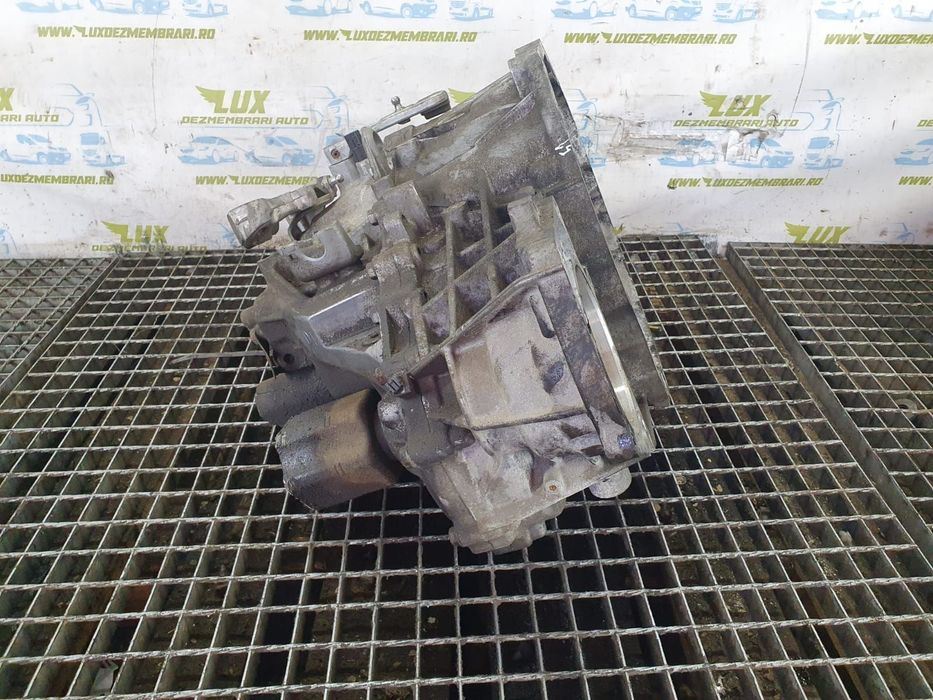 Cutie de viteze manuala 6 trepte 4x4 2.0 dci m9r Nissan Qashqai 1 J10