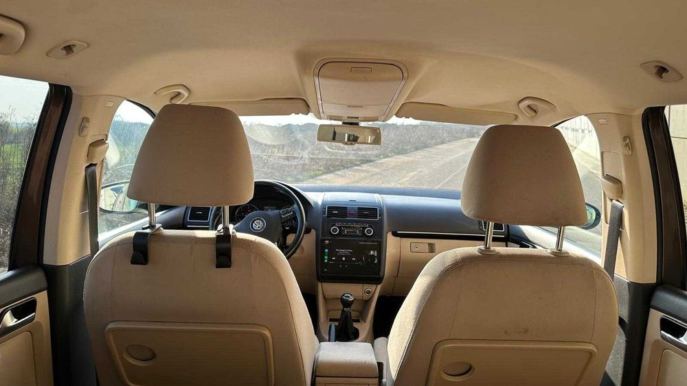 Vand VW Touran Highline an de fabricație 2012
