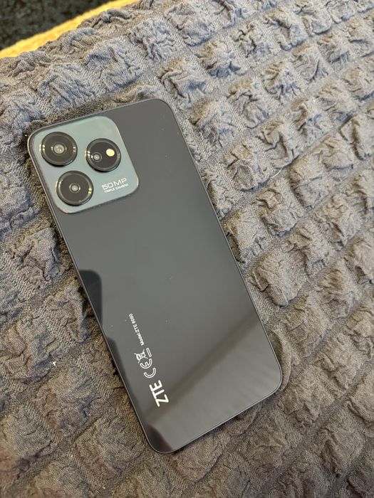 Telefon ZTE Blade V50 design