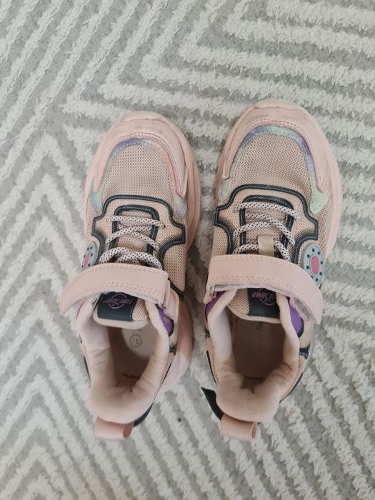 Кроссовки для девочек