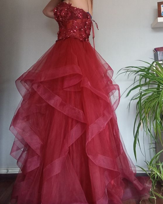 Официялна бална рокля